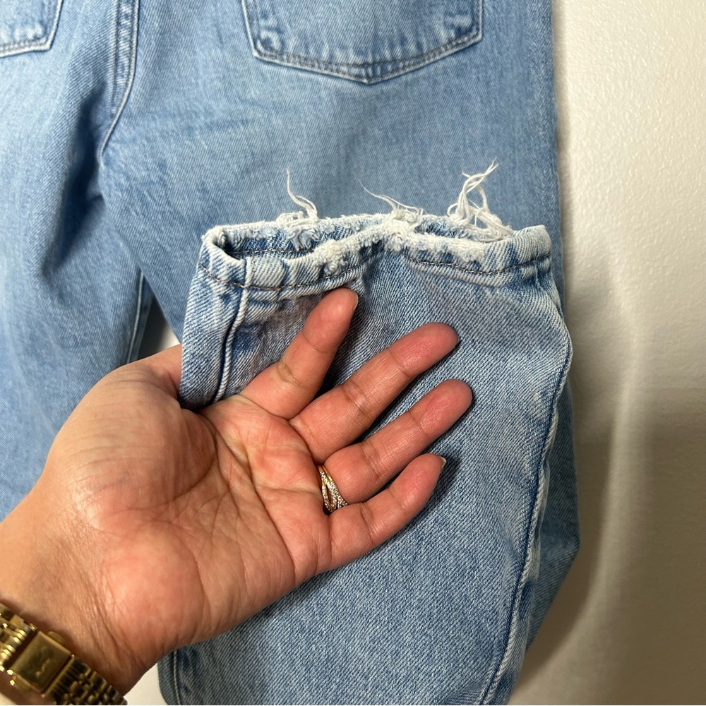 Good American Light Blue Straight Leg Jeans - Picture 9 of 9